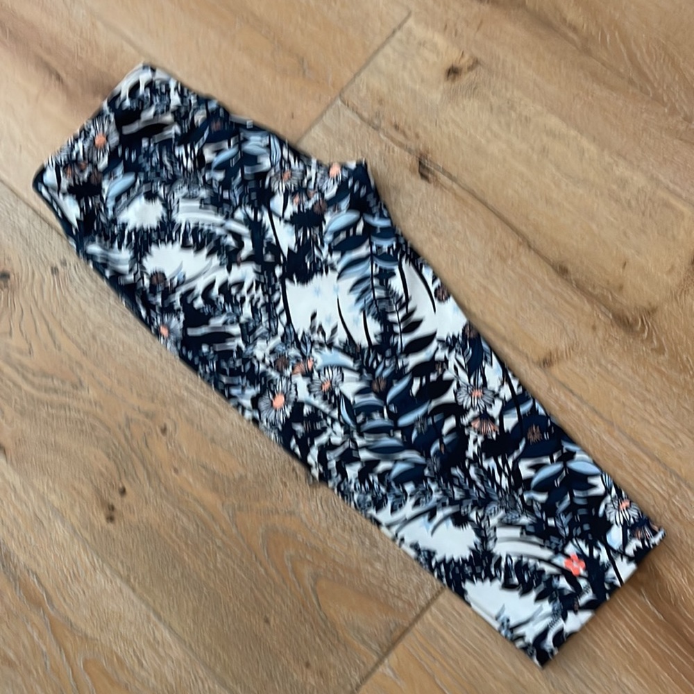 Sweaty Betty running crops. Excellent condition. Small. - Picture 10 of 11